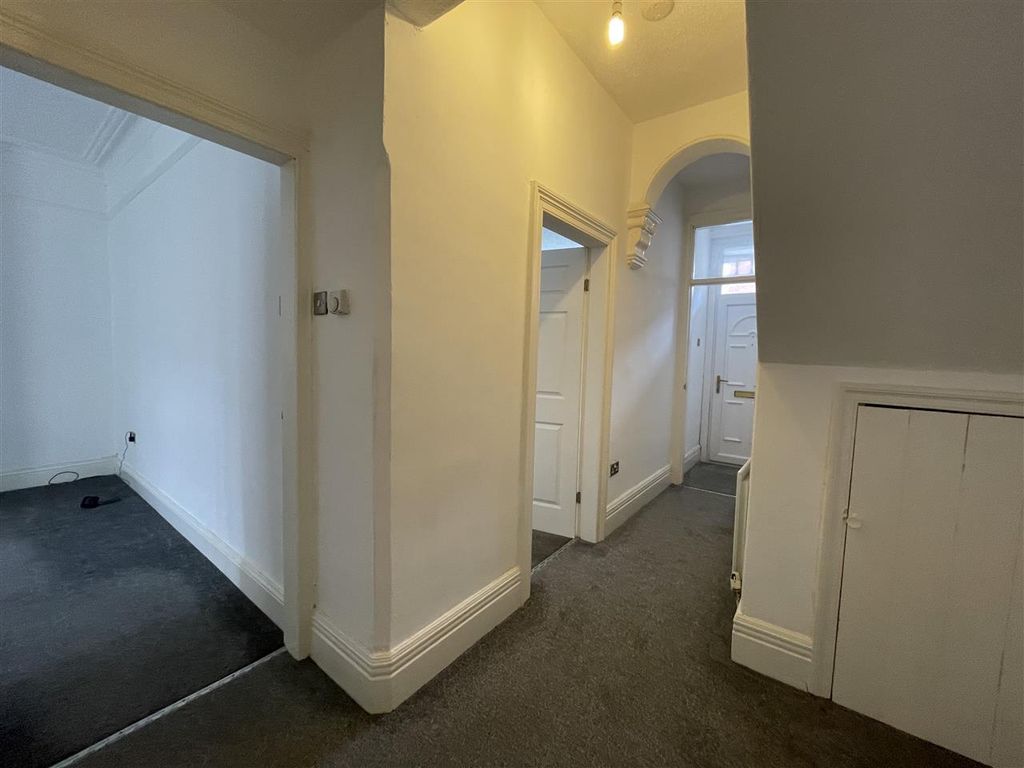 Property photo 2 of 7 Entrance Lobby/Hall