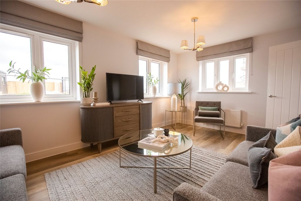 Property photo 2 of 6 Show Home