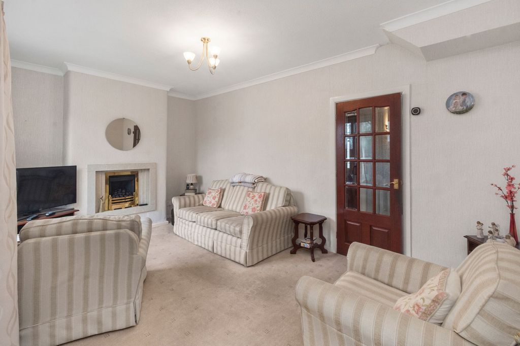 Property photo 3 of 23