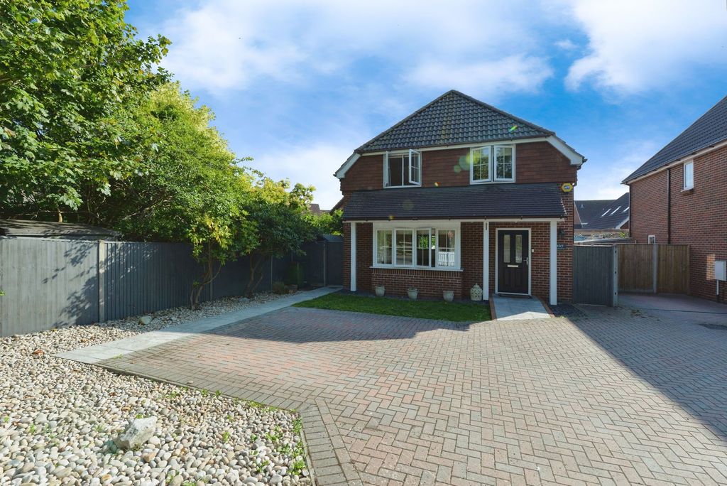 Property photo 3 of 25