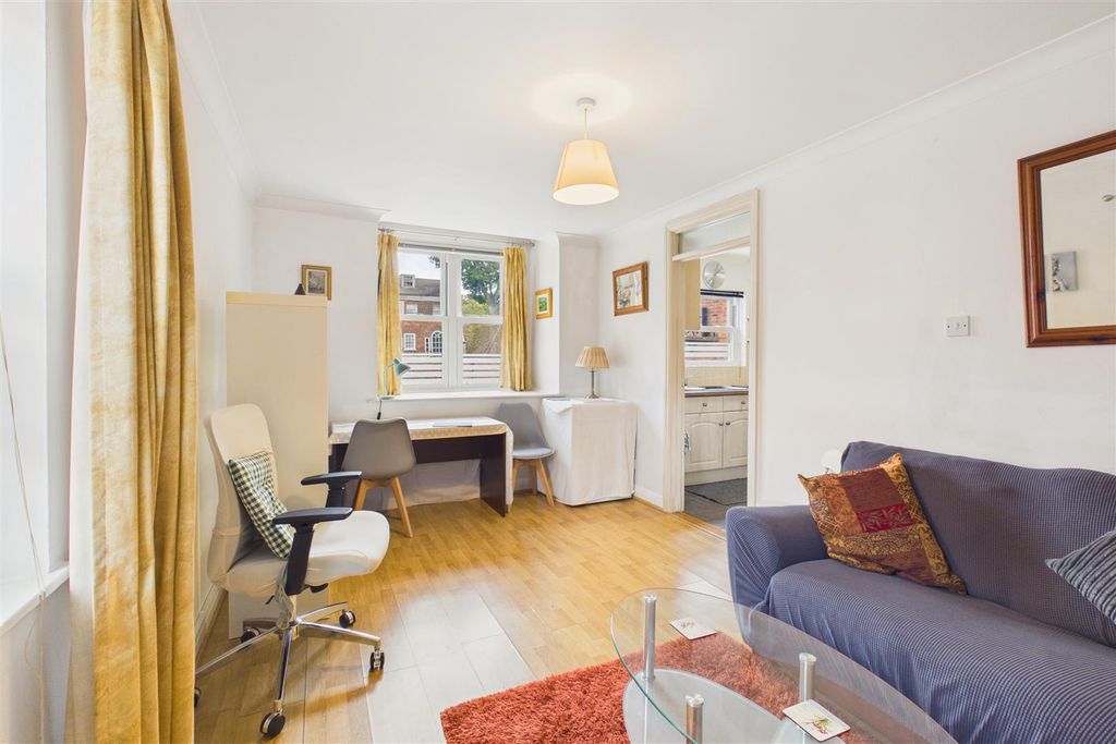 Property photo 3 of 13 Cam04454G0-Pr0020-Still011.Jpg
