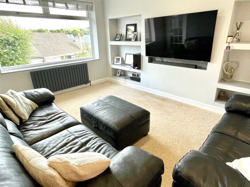 Property photo 2 of 25 Living Room