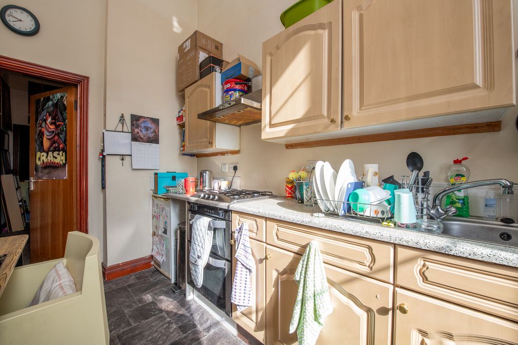 Property photo 3 of 21