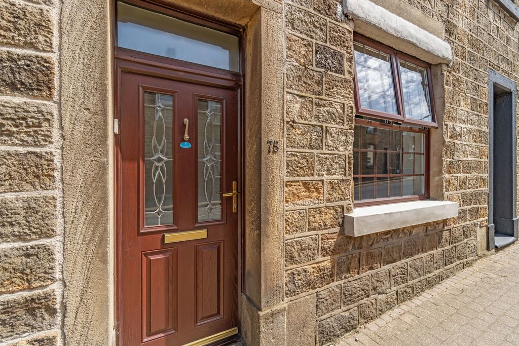 Property photo 2 of 24