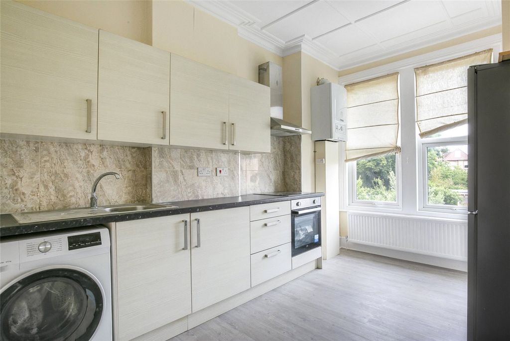 Property photo 2 of 15 Picture No. 25