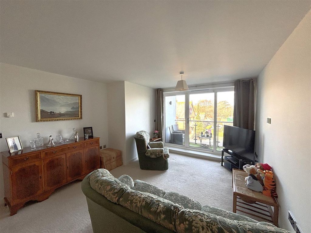 Property photo 3 of 17 3