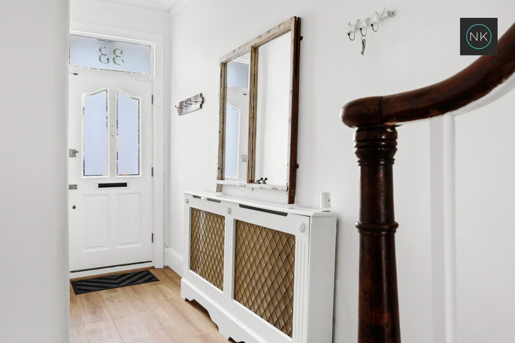 Property photo 2 of 31 4497002