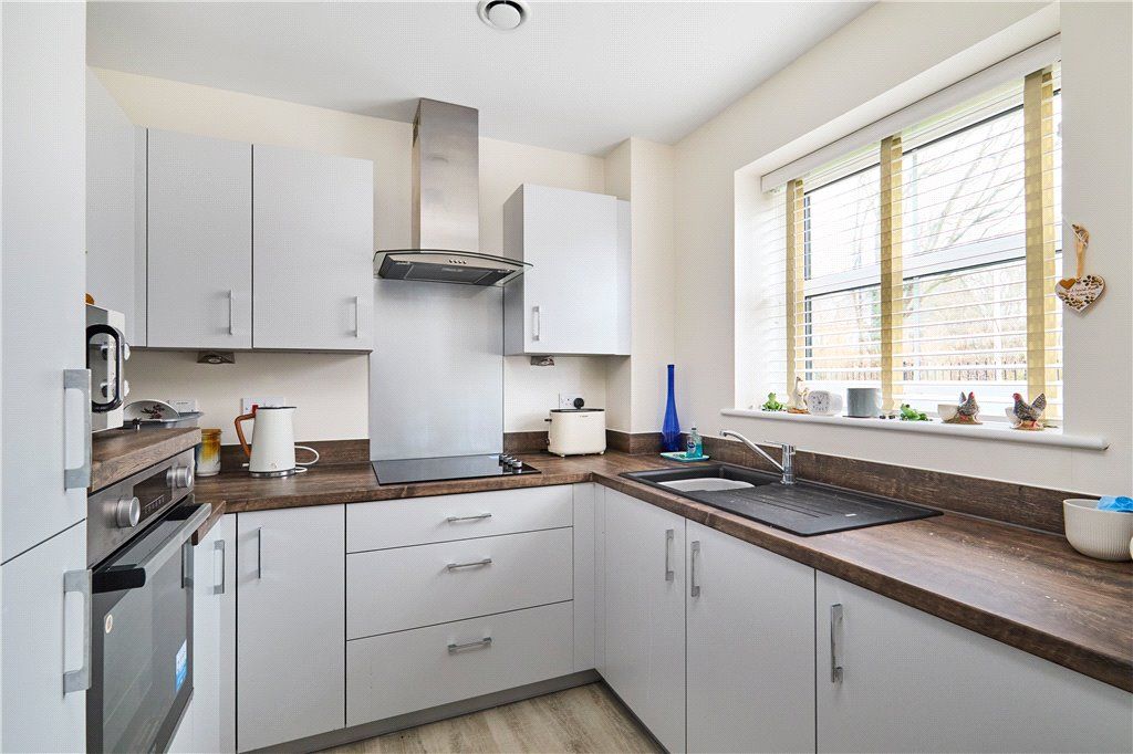 Property photo 3 of 15 Kitchen