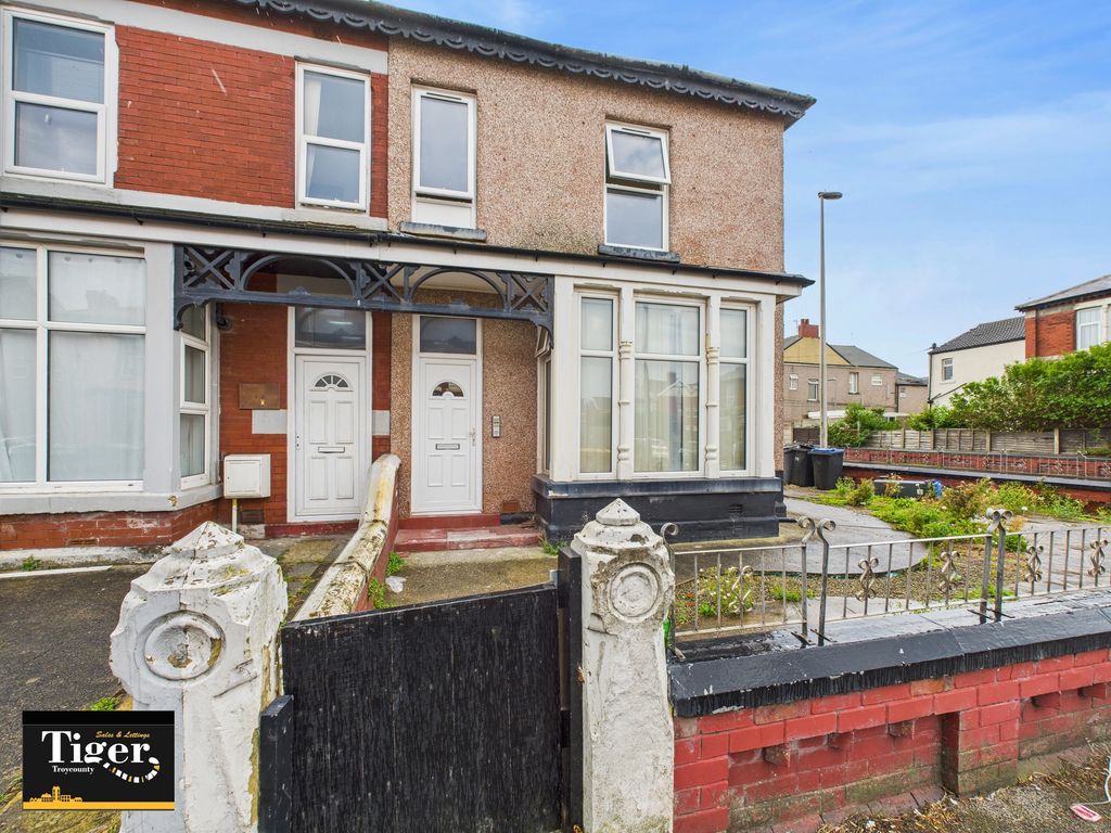 Property photo 1 of 6 Cam03440G0-Pr0387-Still005