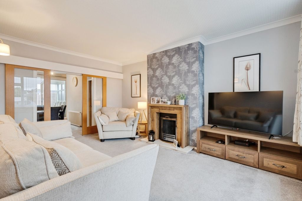 Property photo 2 of 17 Pbox-Img.Jpg