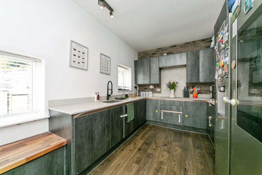 Property photo 3 of 23 Pbox-Img.Jpg