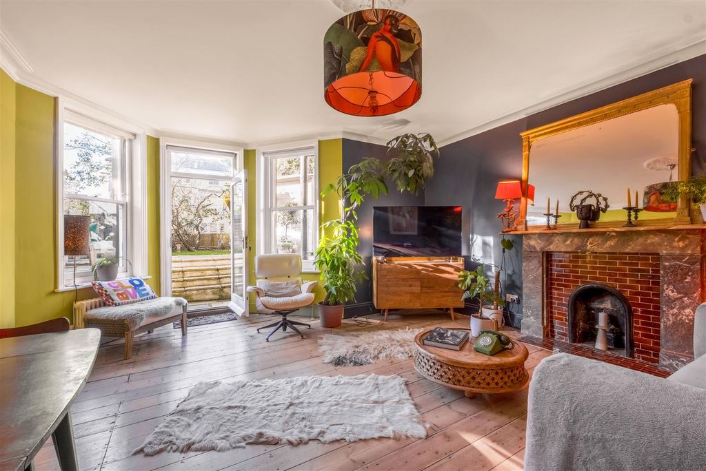 Property photo 1 of 24 7 Salisbury Rd-6.Jpg