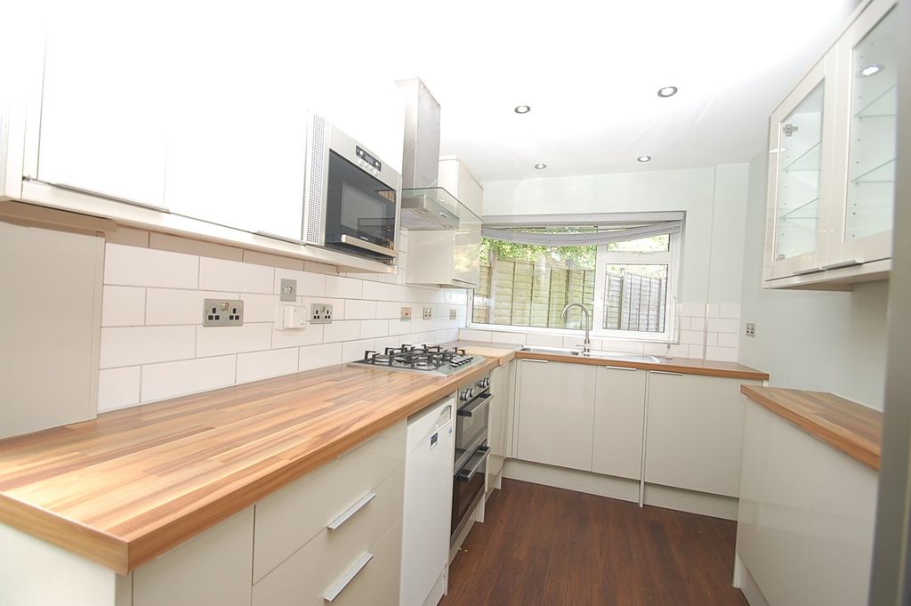 Property photo 2 of 21 Kitchen
