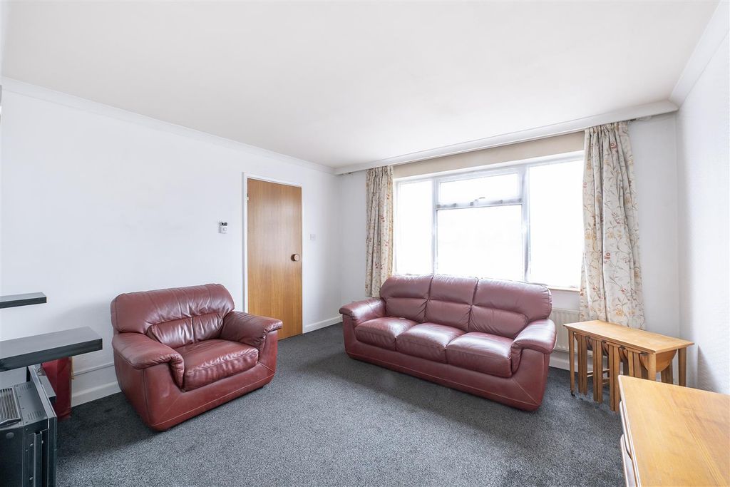 Property photo 3 of 17 3A-Alexandra-Road-09.Jpg