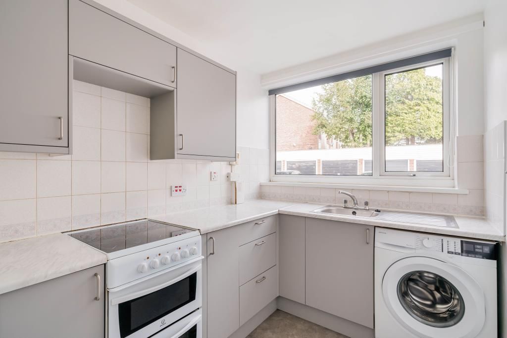 Property photo 3 of 15 Kitchen