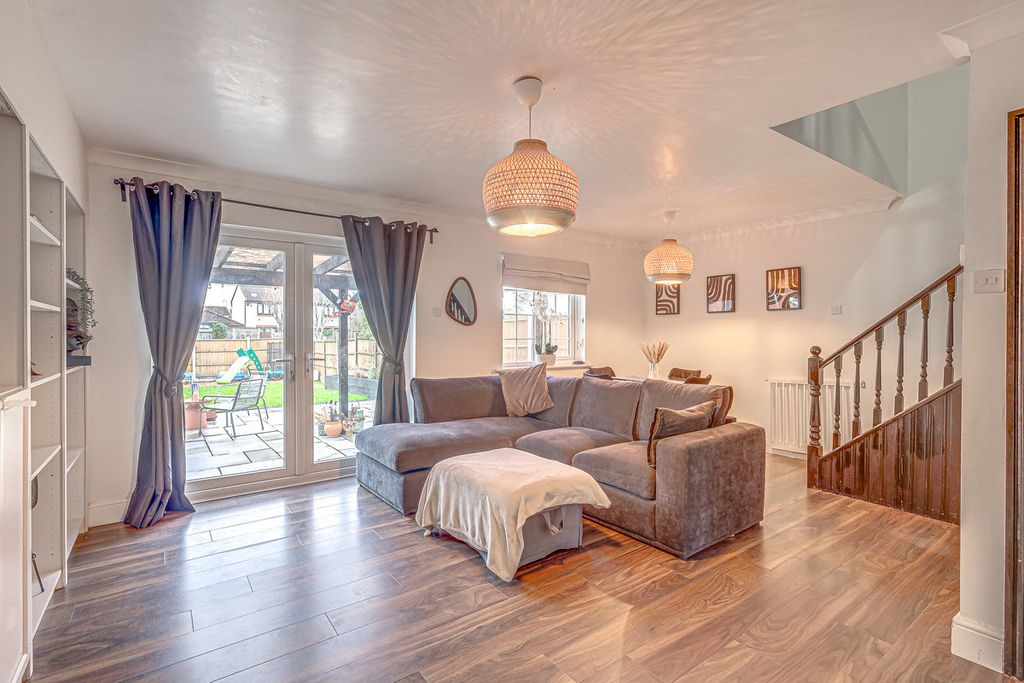 Property photo 3 of 19