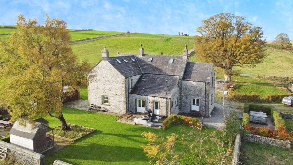 Property photo 1 of 27