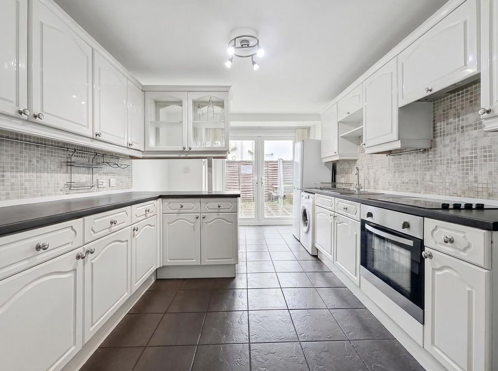 Property photo 3 of 13 Kitchen