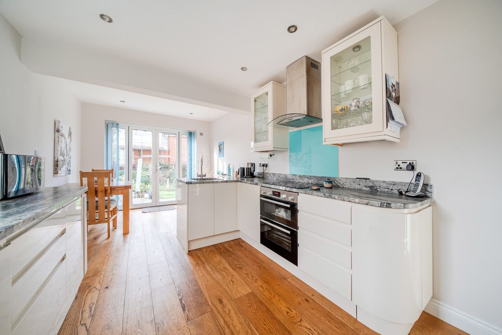 Property photo 3 of 20 Picture 3