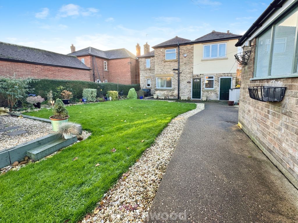 Property photo 2 of 26