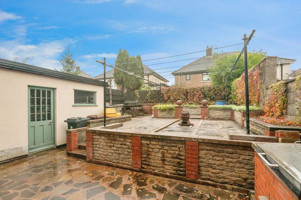 Property photo 3 of 17 Photo