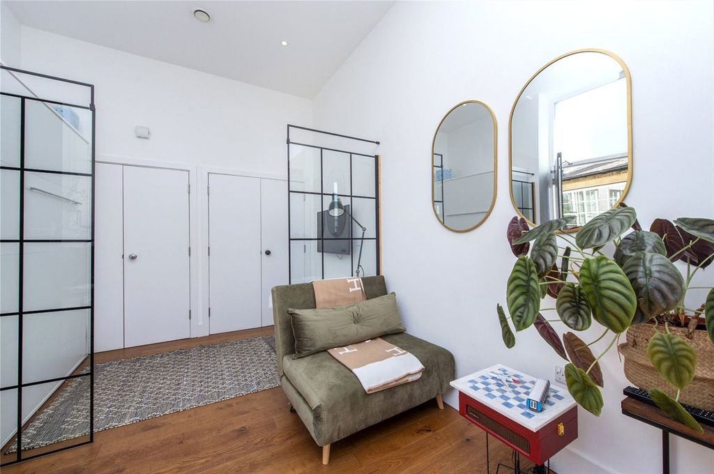 Property photo 3 of 5