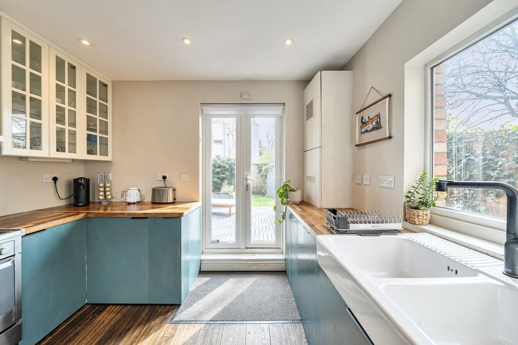 Property photo 3 of 14 1432579-8-69c12A0...