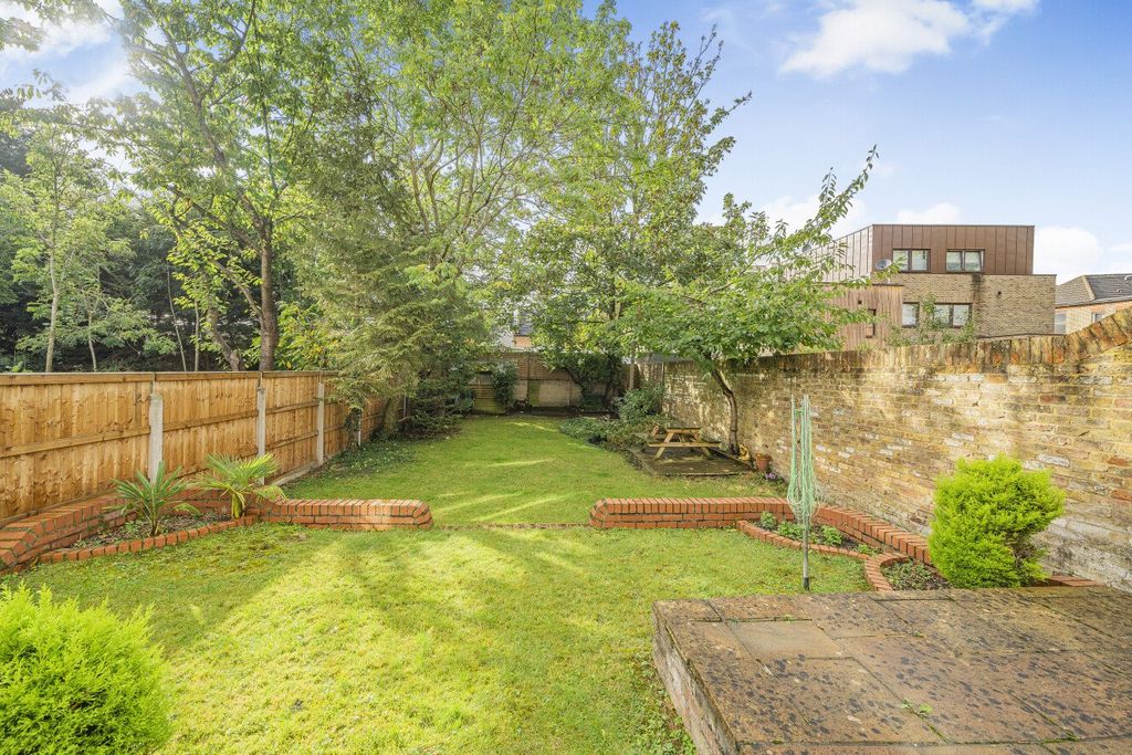 Property photo 2 of 10 Picture No. 21