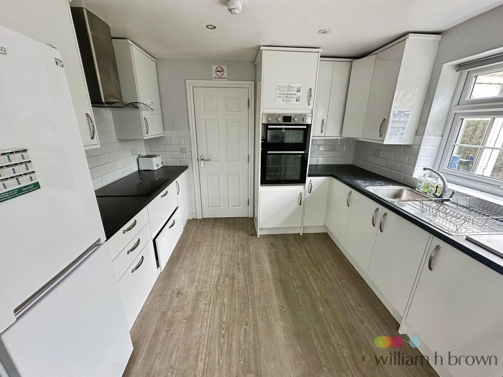 Property photo 2 of 23 Image