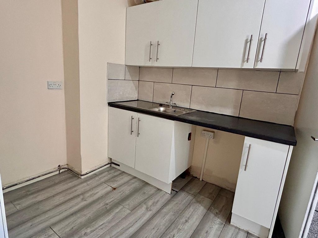 Property photo 1 of 8 1 Bed Flat To Rent Herbert St, Pontardawe Sa8