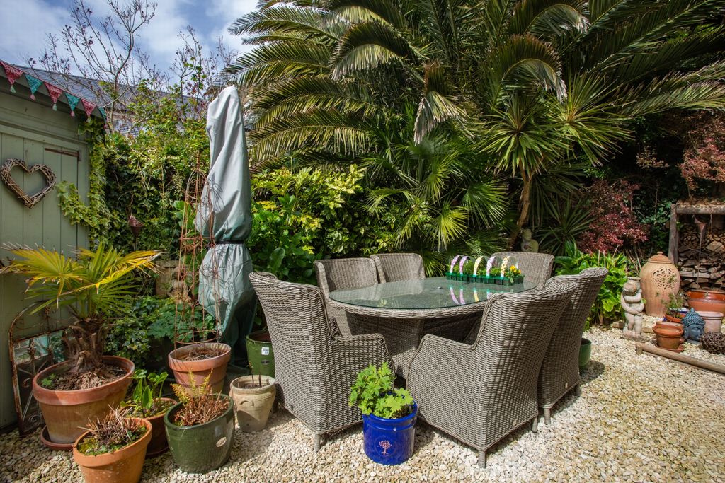 Property photo 3 of 35 Courtyard