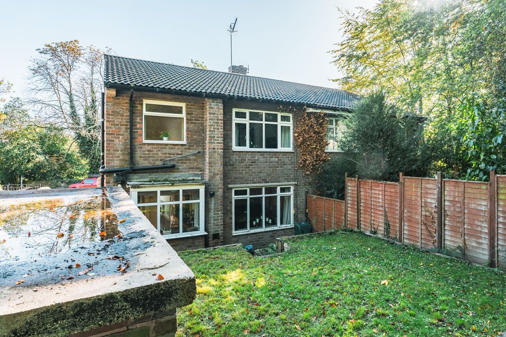 Property photo 3 of 28