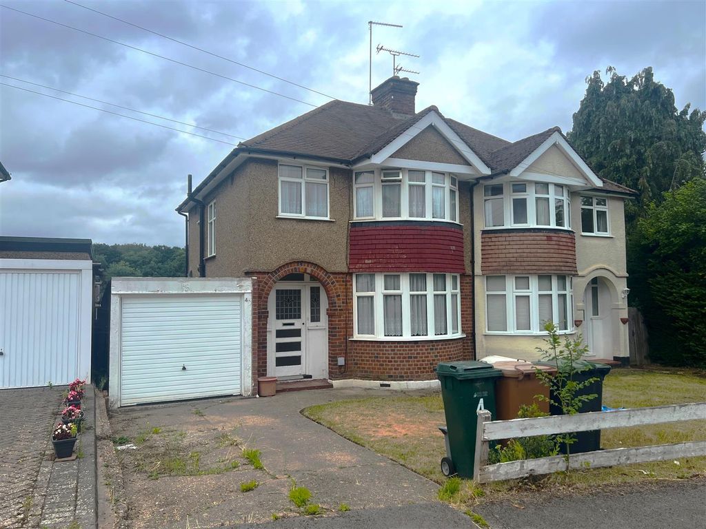 Property photo 1 of 9 Canterbury Way - Front.Jpg