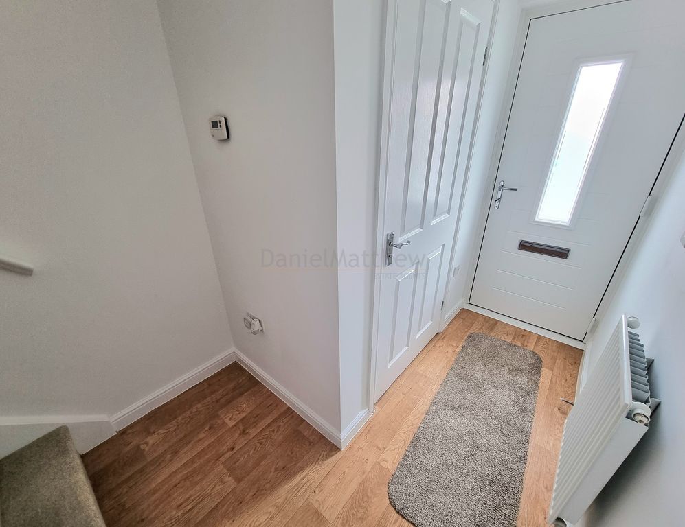 Property photo 2 of 19 Entrance Hallway