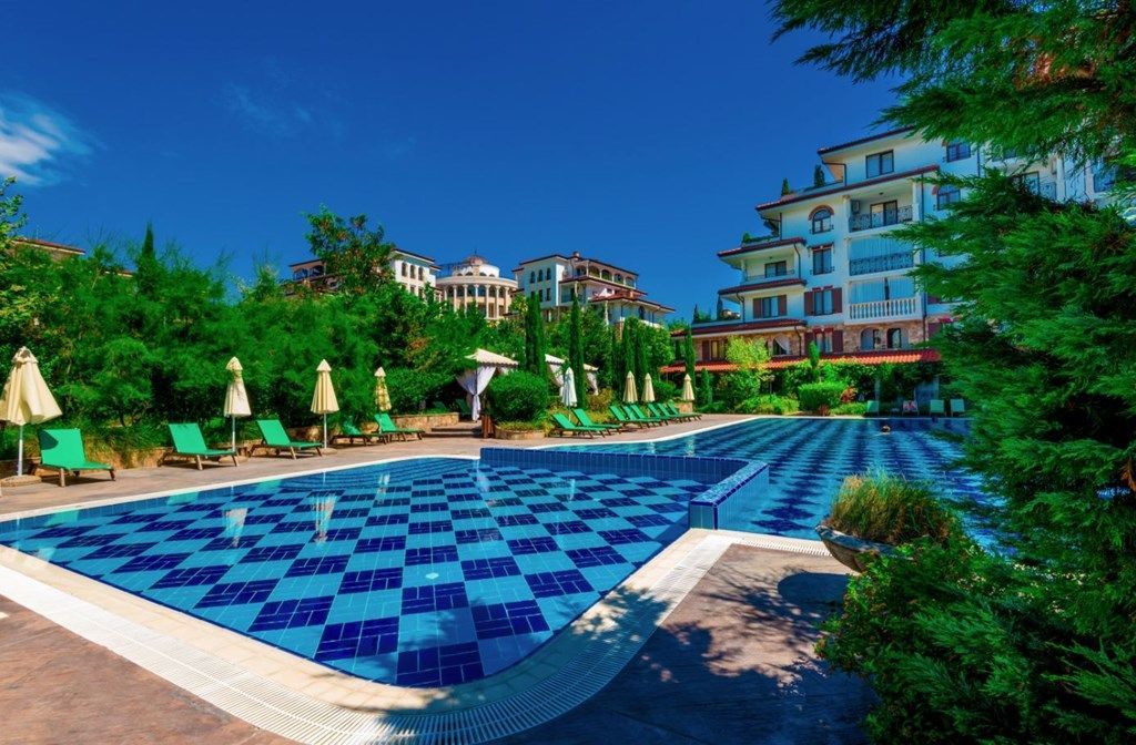 Property photo 2 of 40