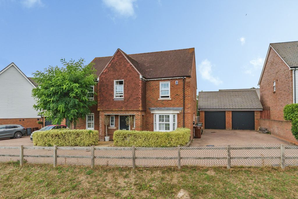 Property photo 1 of 27