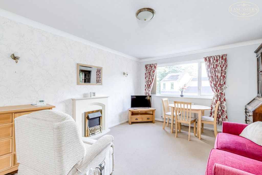 Property photo 2 of 16 Reception Room