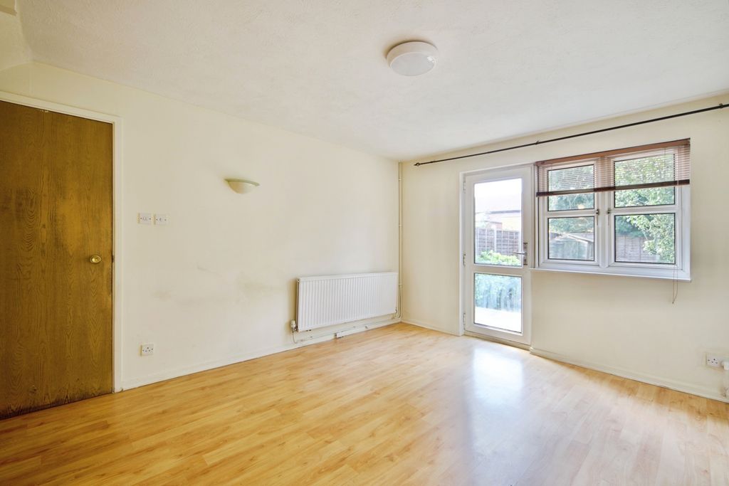 Property photo 2 of 19 Pbox-Img.Jpg