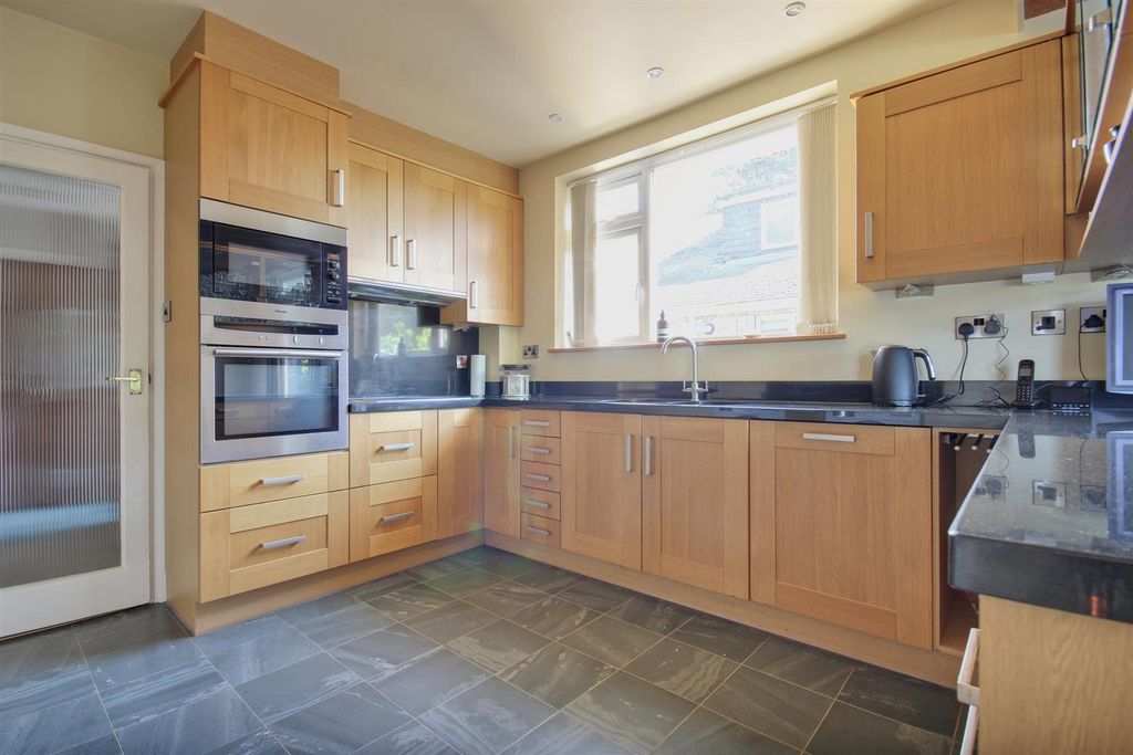 Property photo 3 of 21 Southfield 2 (4).Jpg