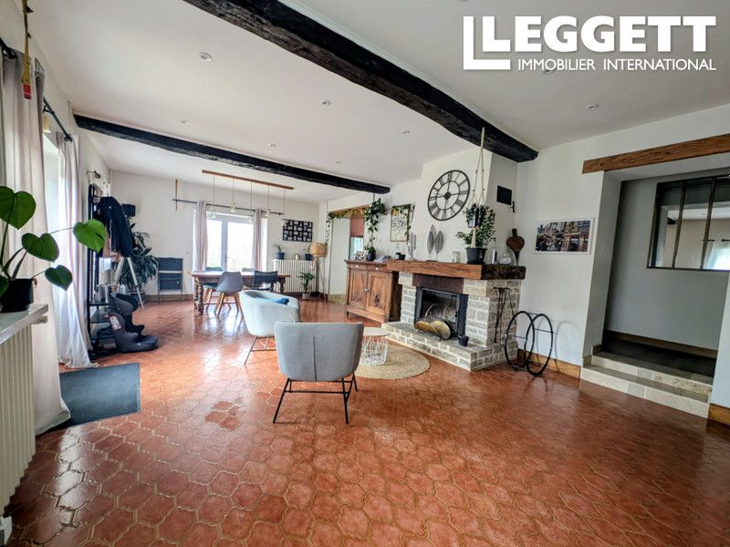 Property photo 2 of 10