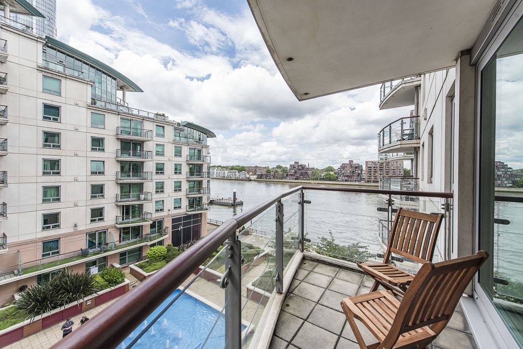 Property photo 3 of 15 Bridge-House-001 ...