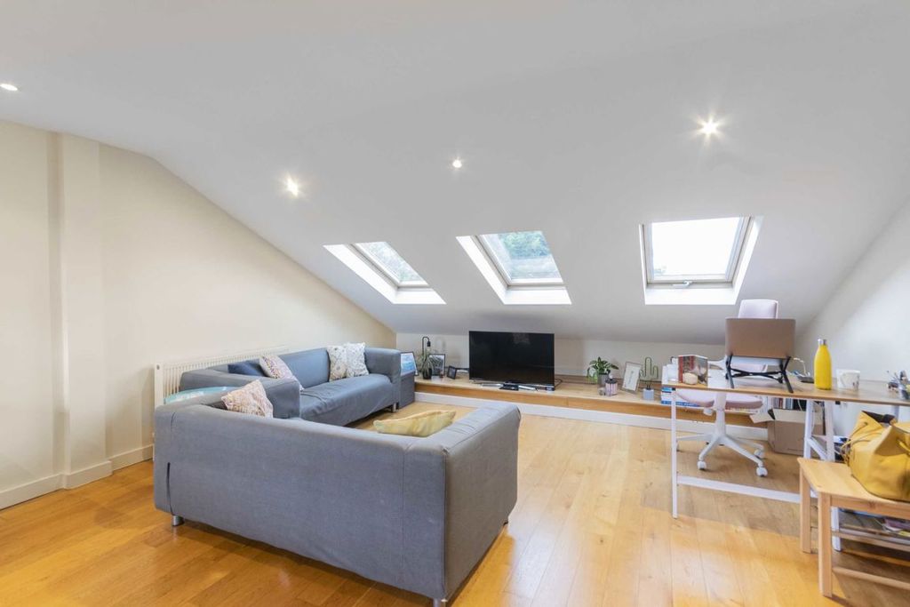 Property photo 2 of 4