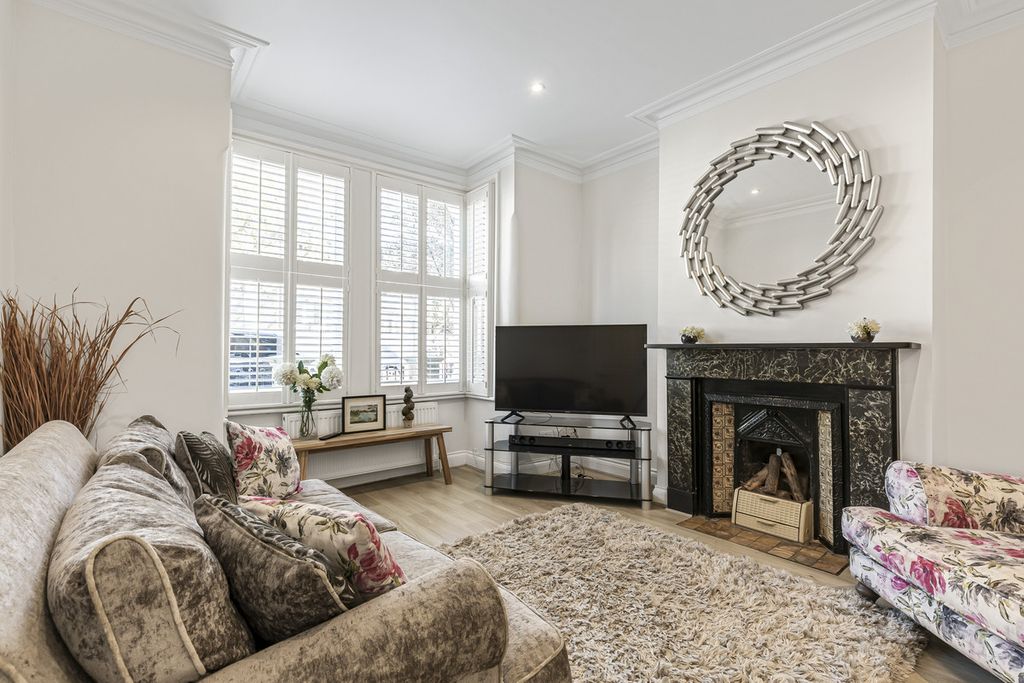 Property photo 3 of 23