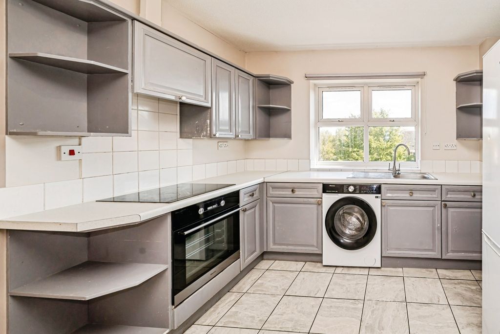 Property photo 3 of 22 Kitchen