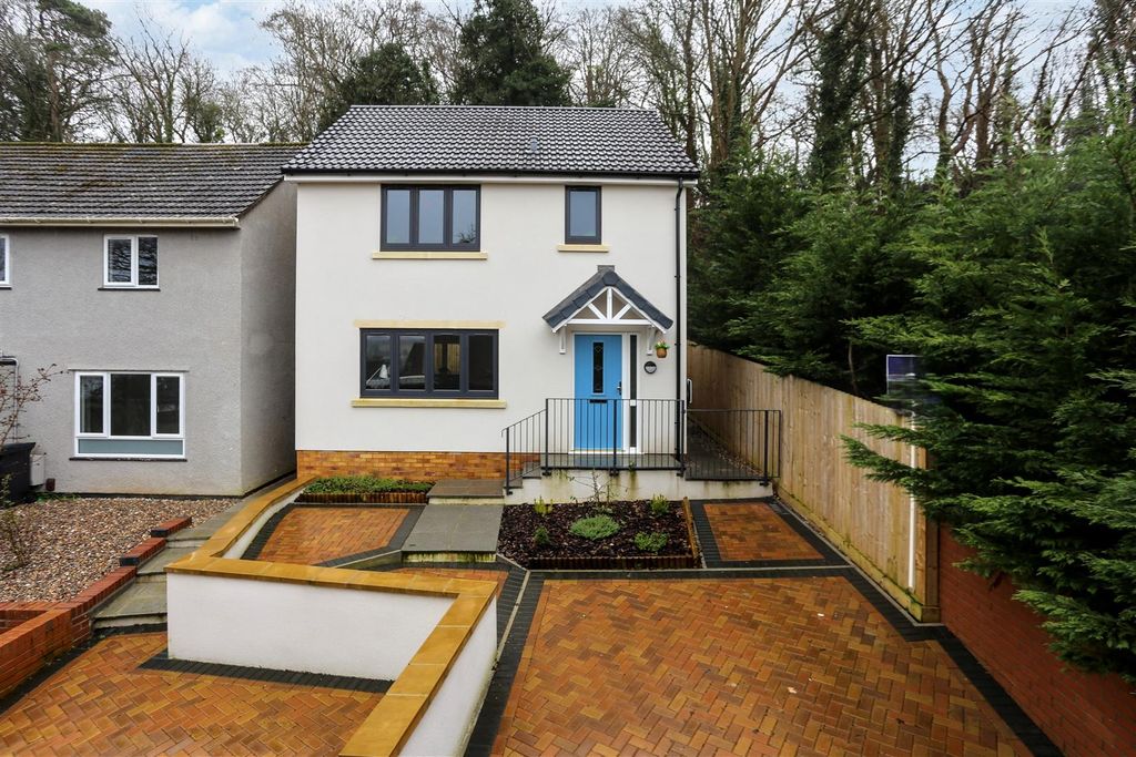 Property photo 1 of 20