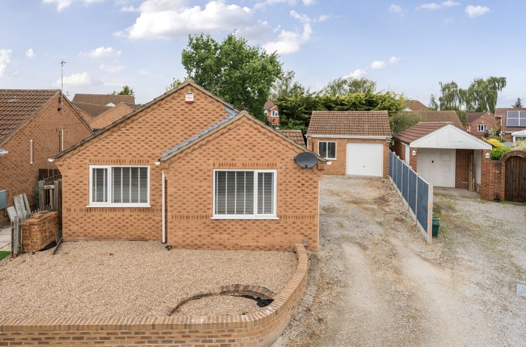 Property photo 1 of 23 1298848-3-683594703504d
