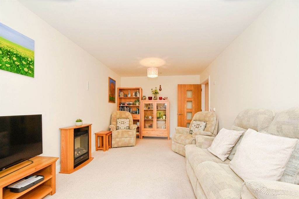Property photo 3 of 13