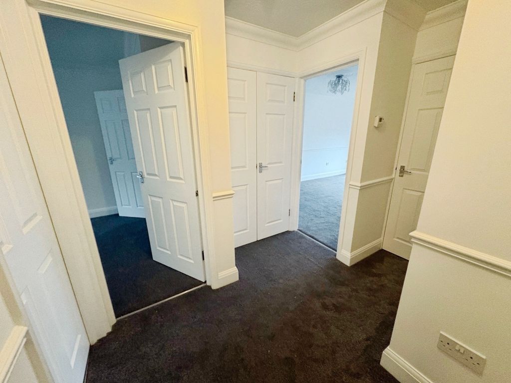 Property photo 2 of 11 Entrance