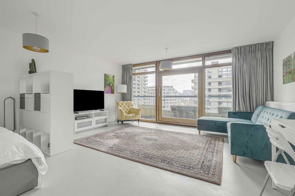 Property photo 3 of 8