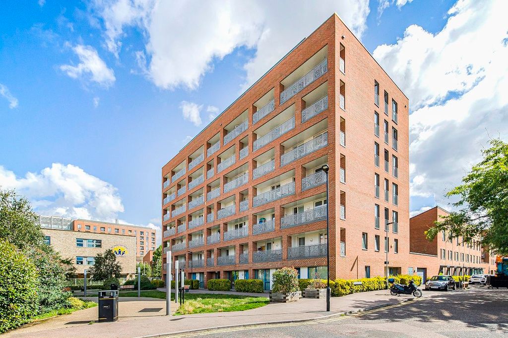 Property photo 1 of 9